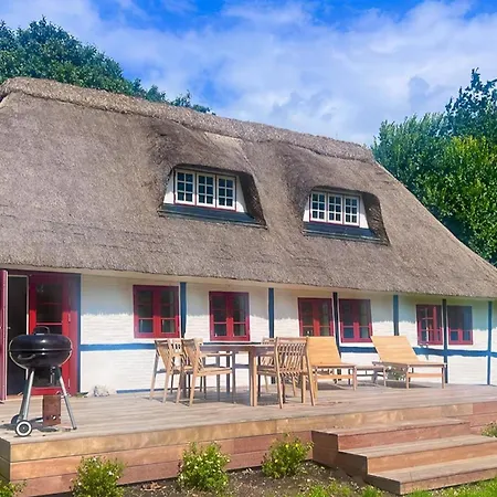 Dom wakacyjny Renovated 1872 Country Estate On South Langeland